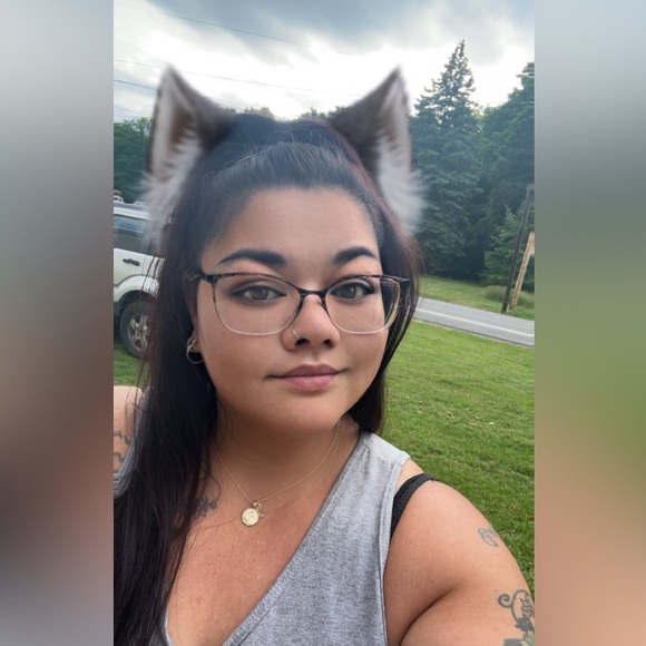 Meet your Posher, Kat - Picture 3 of 3